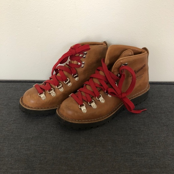 Danner Shoes - Danner mountain light cascade boots size 7